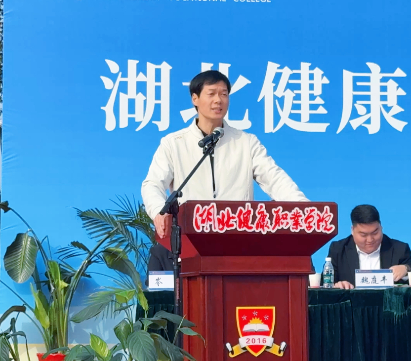 杜坤.jpg